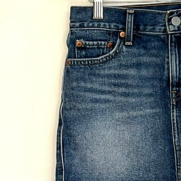 LEVI'S DENIM MINI SKIRT WITH DISTRESSING & RAW HEM SIZE 24 - Picture 6 of 12